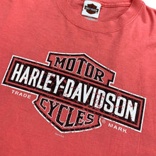 Laden Sie das Bild in den Galerie-Viewer, Harley Davidson Motorcycles T-Shirt Gr. L Davenport Iowa 2011
