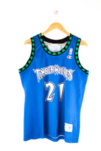 Laden Sie das Bild in den Galerie-Viewer, Champion vintage Basketball Trikot Minnesota Timberwolves Garnett #21 Gr. M
