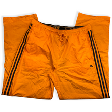 Laden Sie das Bild in den Galerie-Viewer, Adidas Track Pants Gr. L
