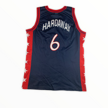 Laden Sie das Bild in den Galerie-Viewer, Champion vintage Basketball Trikot USA Team Hardaway #6 - Gr. L
