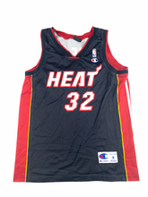 Laden Sie das Bild in den Galerie-Viewer, Champion vintage Basketball Trikot Miami Heat O´Neal #32 Gr. M
